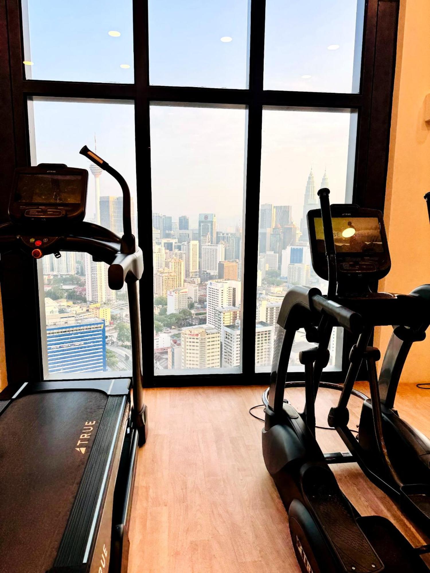 Lucantia Serviced Suites 쿠알라룸푸르 외부 사진